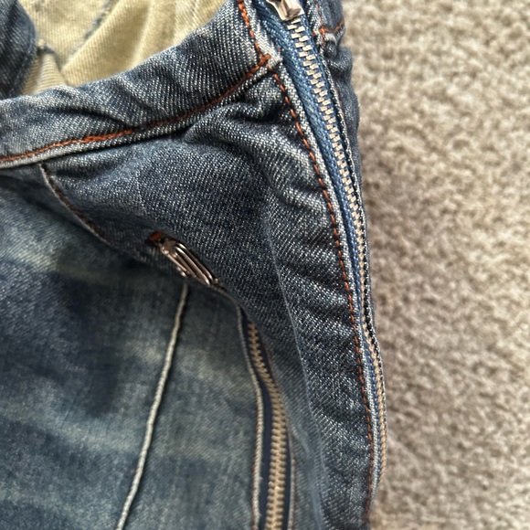 Vintage Blue Denim Jeans with Zipper Detail - Picture 7 of 11